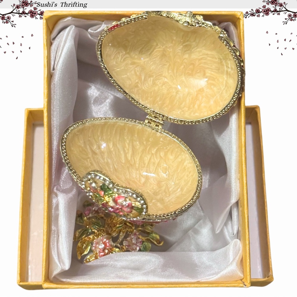 Decorative Hinged Jewelry Trinket Box - Picture 5 of 7